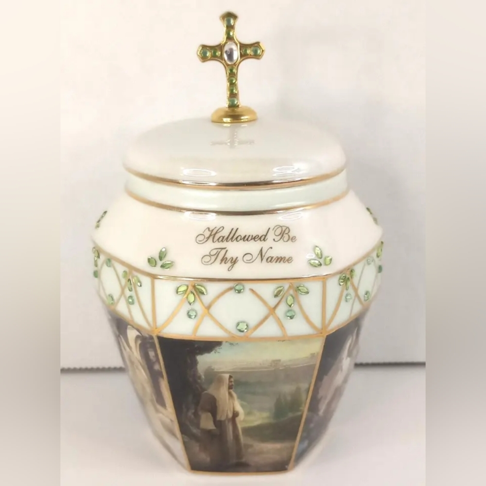 Ardleigh Elliott "HALLOWED BE THY NAME" MUSICAL PRAYER BOX "Nearer My God Thee"